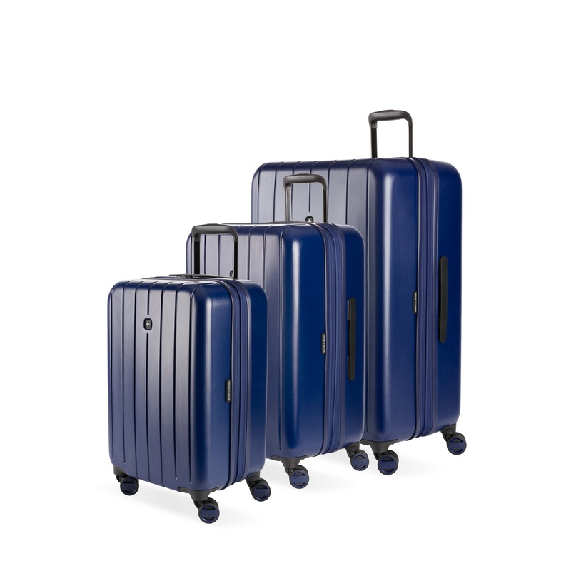 SWISSGEAR Wanderlust Pro 3-Piece Spinner Set in Navy