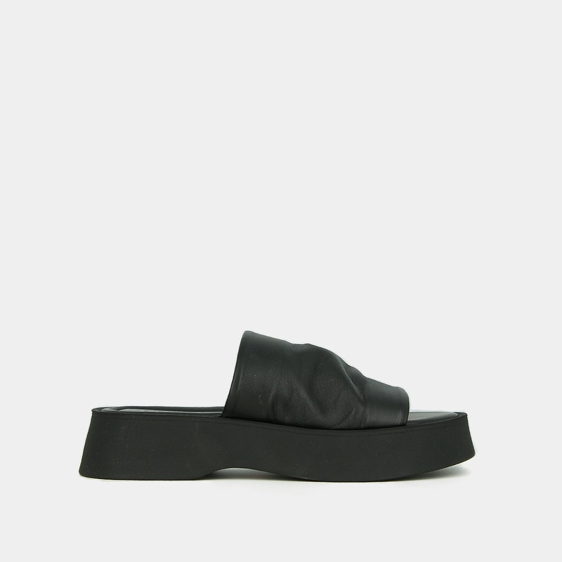 587- Ernest Cuir Noir