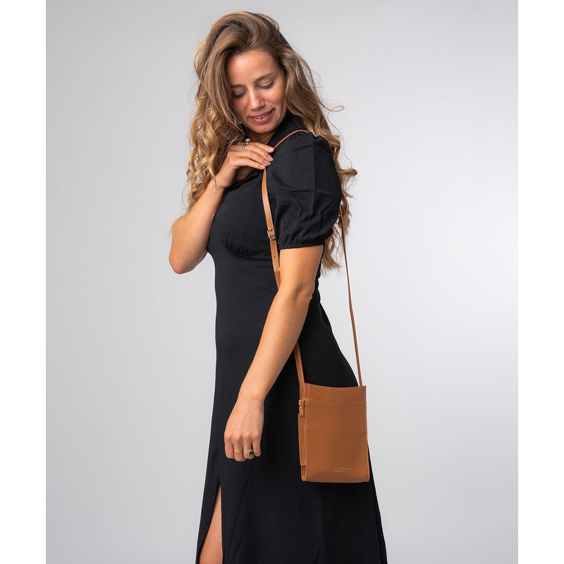 'Barton' Saddle Tan Vegetable-Tanned Leather Phone Bag