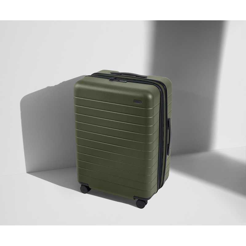 The Medium Flex in Olive Green