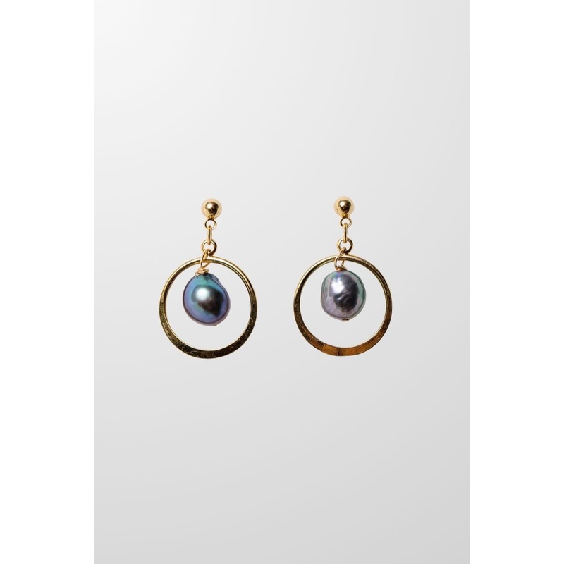 The Girona Earrings in Tahitian Black Pearl