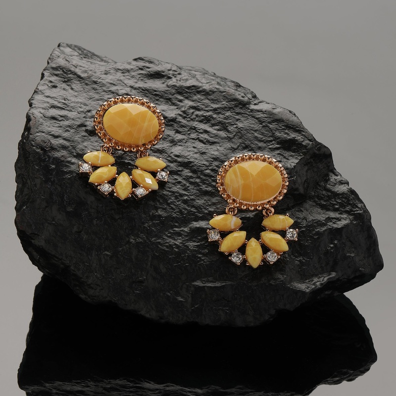 Accessorize London Women's Yellow Short Drop Resin Earring
