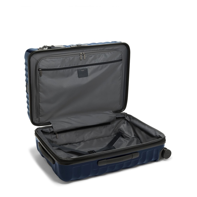 19 Degree Short Trip Expandable 4 Wheel Packing Case