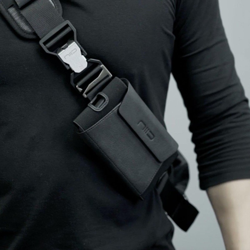 NIID Detachable Cellphone Pouch