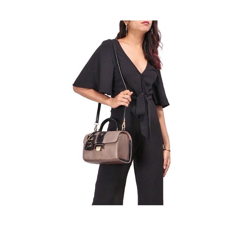 VAMPIRE 01 SLING BAG