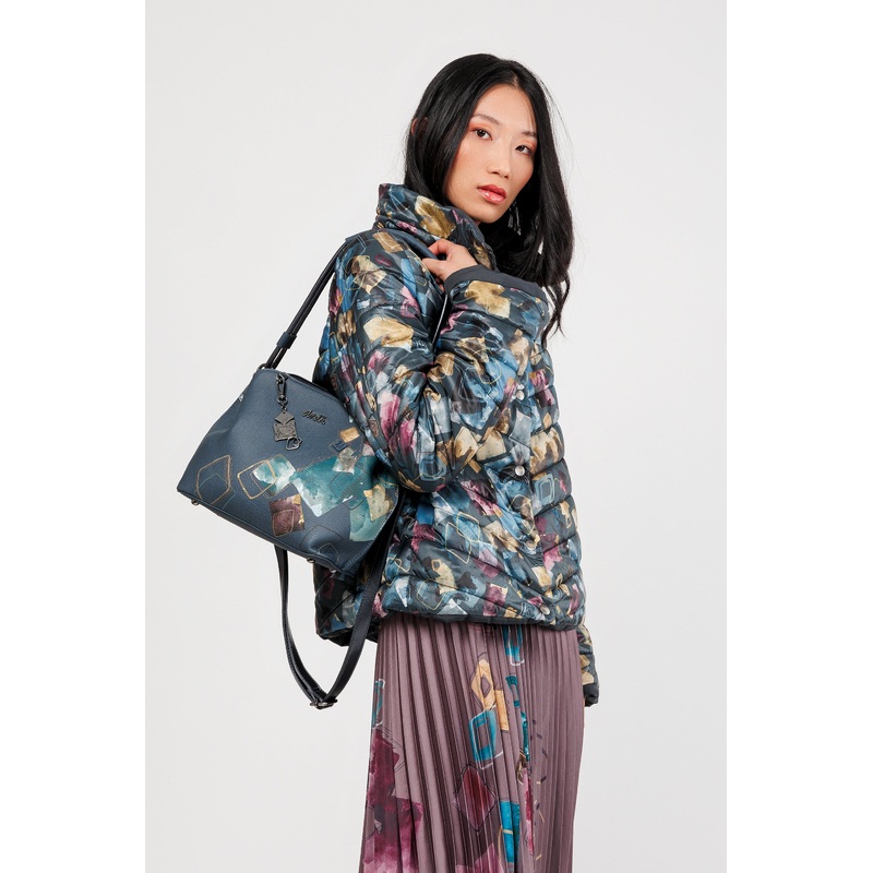 Evolution shoulder bag with shoulder strap