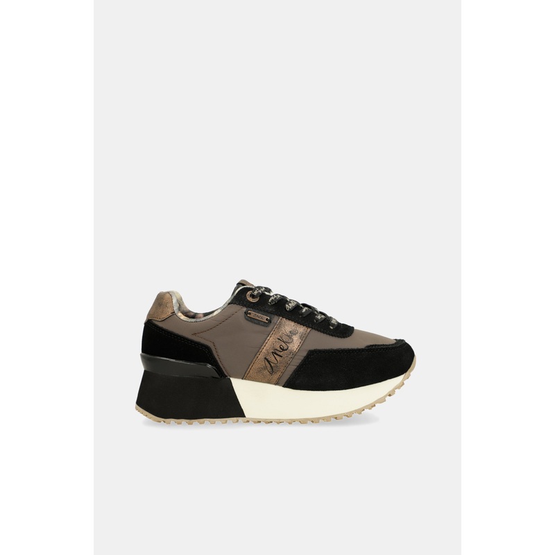 Urban brown sneaker