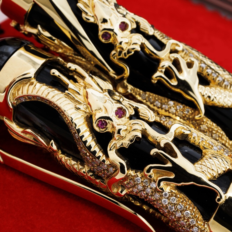 Montegrappa 10th Anniv. Solid Gold & Diamonds Dragon Limited Ed. Fountain Pen